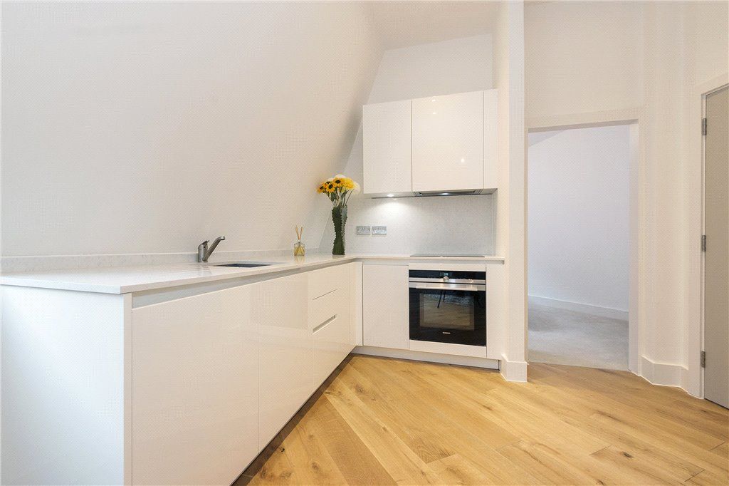Property photo 2 of 8 Reception/Kitchen