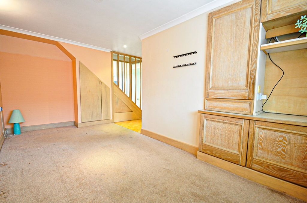 Property photo 3 of 23