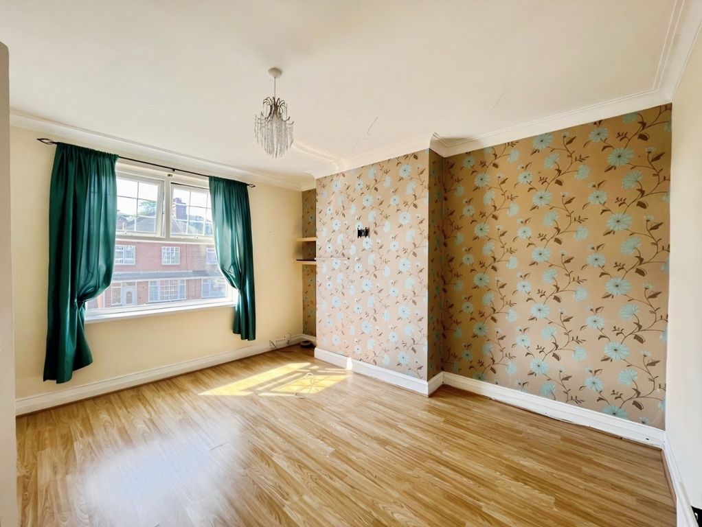 Property photo 3 of 17 5017612