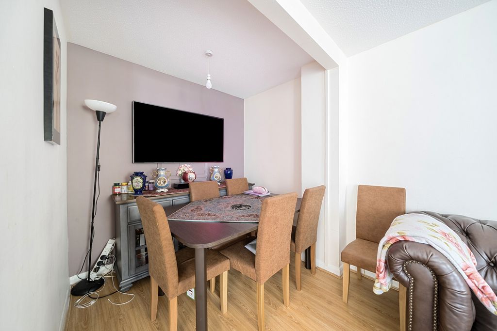 Property photo 3 of 19 1310417-8-6855A40...