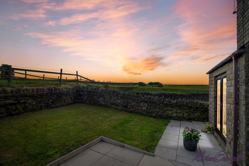 Property photo 2 of 35