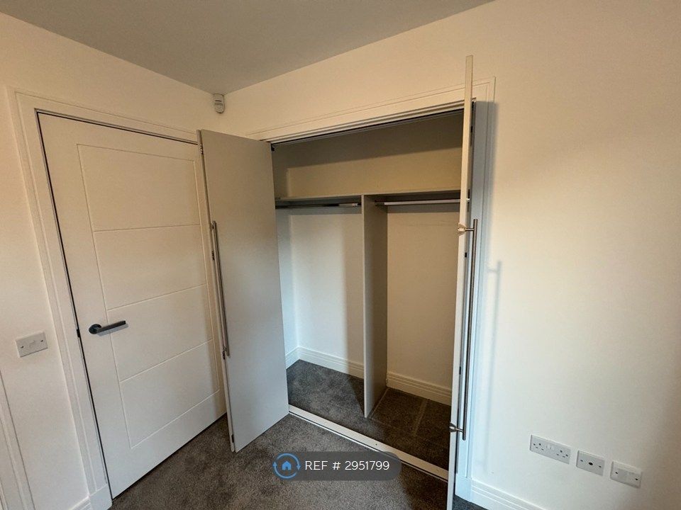 Property photo 3 of 14 Master Bedroom Storage