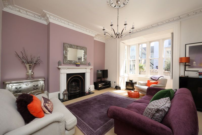 Property photo 2 of 18 Sitting Room