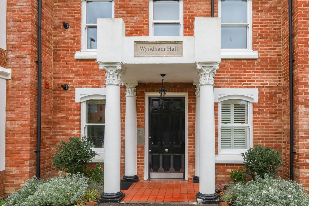 Property photo 2 of 19