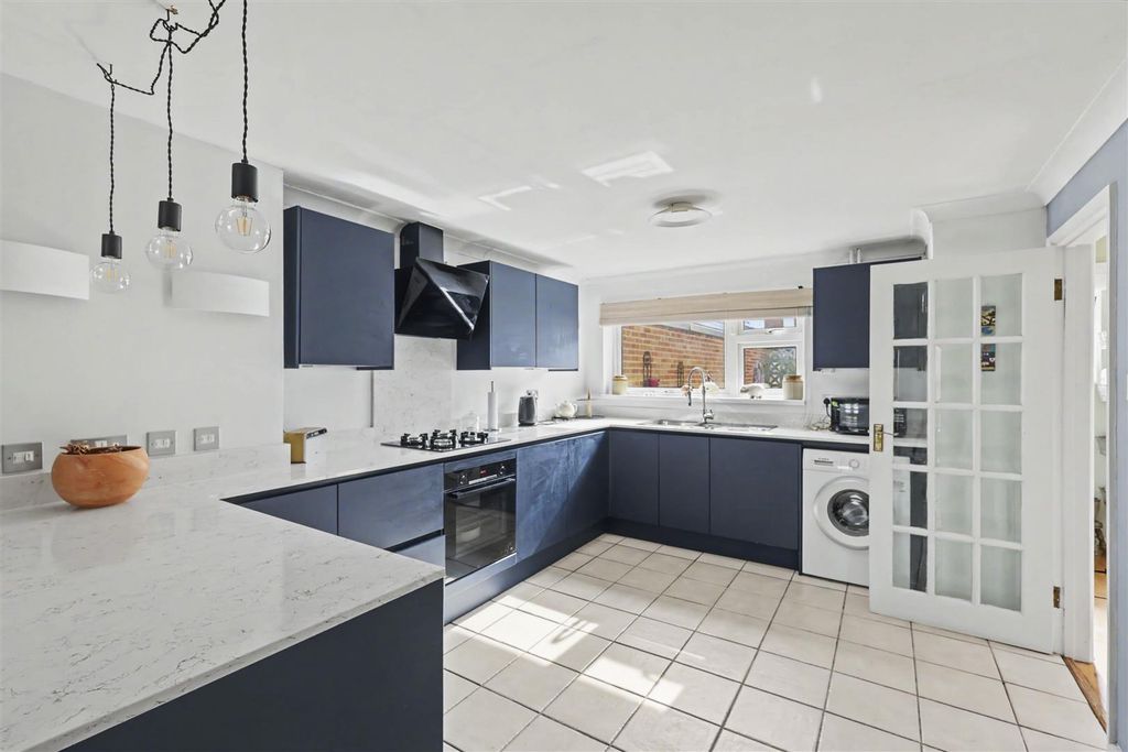 Property photo 3 of 20 15 William Fep_17.Jpg