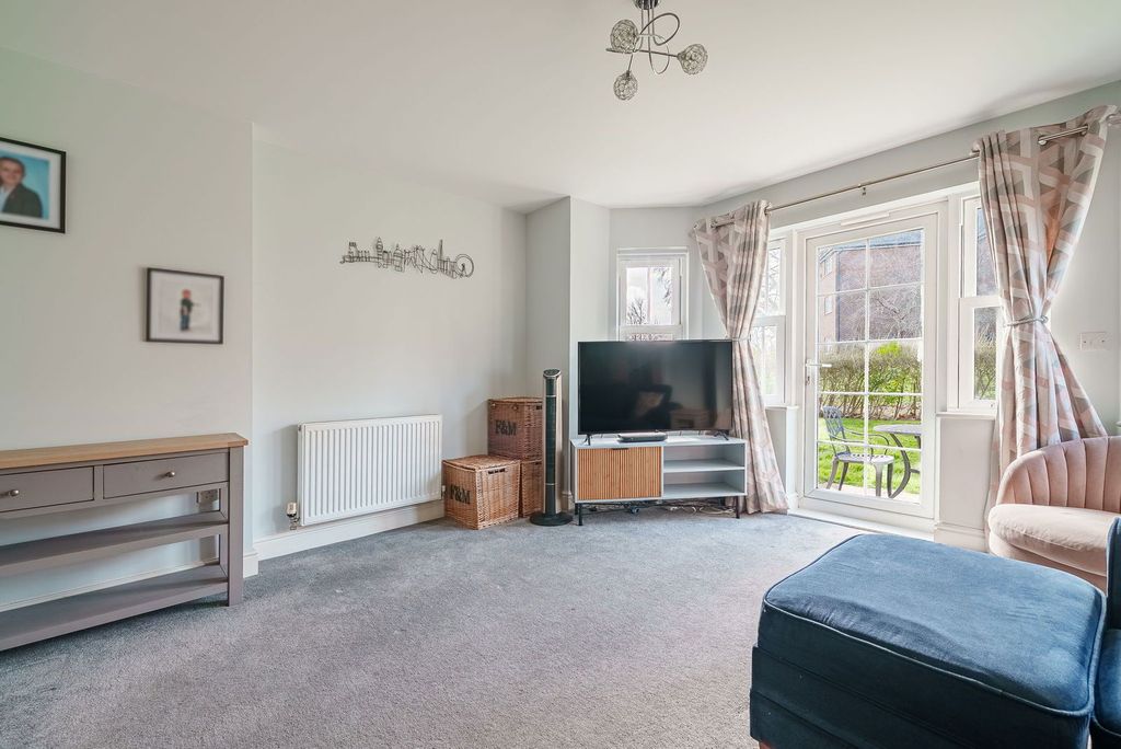 Property photo 2 of 20