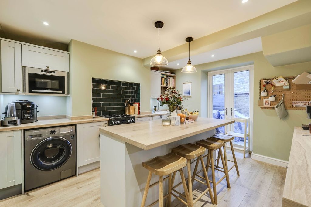 Property photo 2 of 13 Picture No. 03