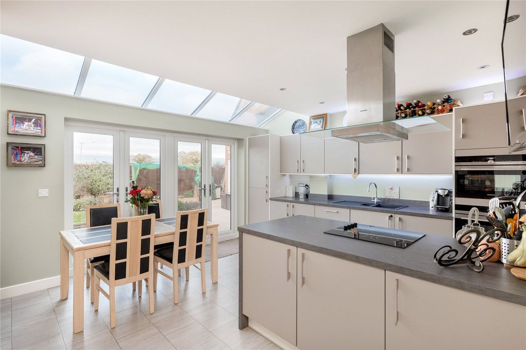 Property photo 3 of 20 Picture No. 06