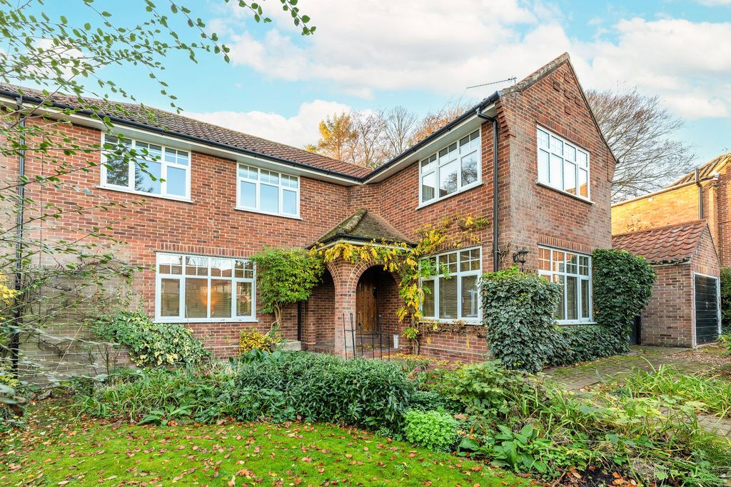 Property photo 1 of 10