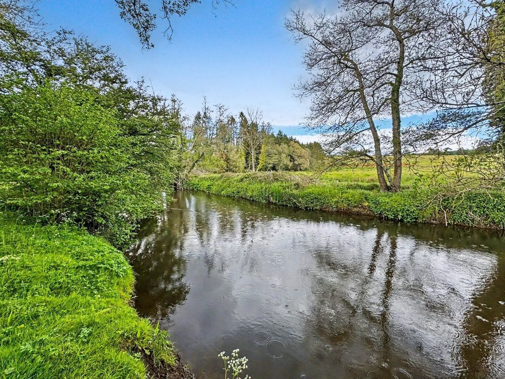 Property photo 2 of 45 Picture No. 96