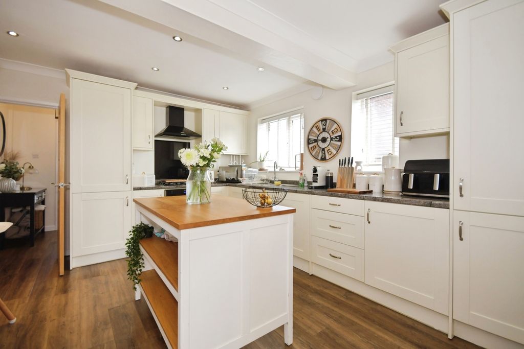 Property photo 2 of 20 Pbox-Img.Jpg