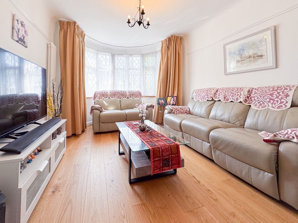Property photo 3 of 11 4292832