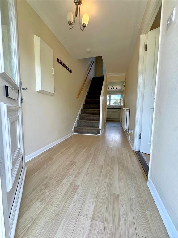 Property photo 3 of 10 Hallway.Jpg