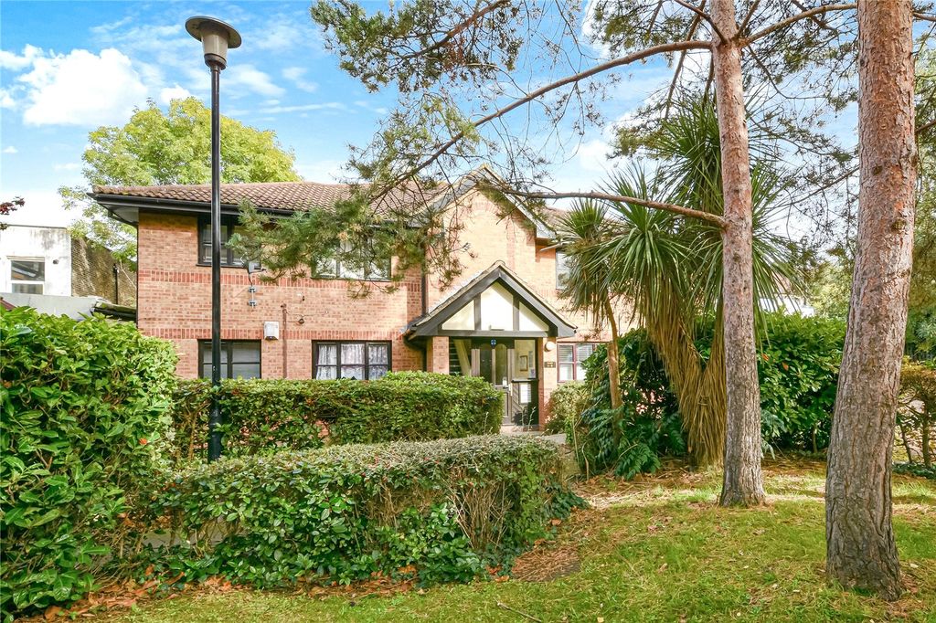 Property photo 3 of 8 Picture No. 10