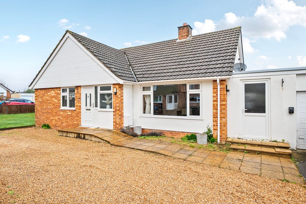 Property photo 1 of 23 .