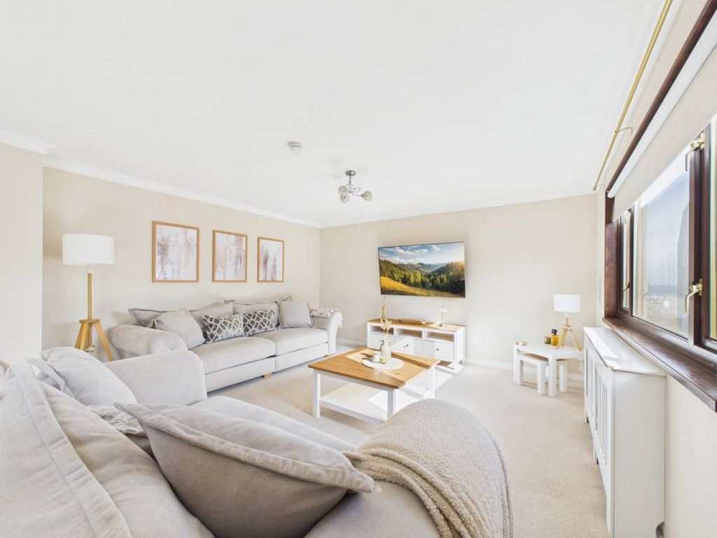 Property photo 1 of 32