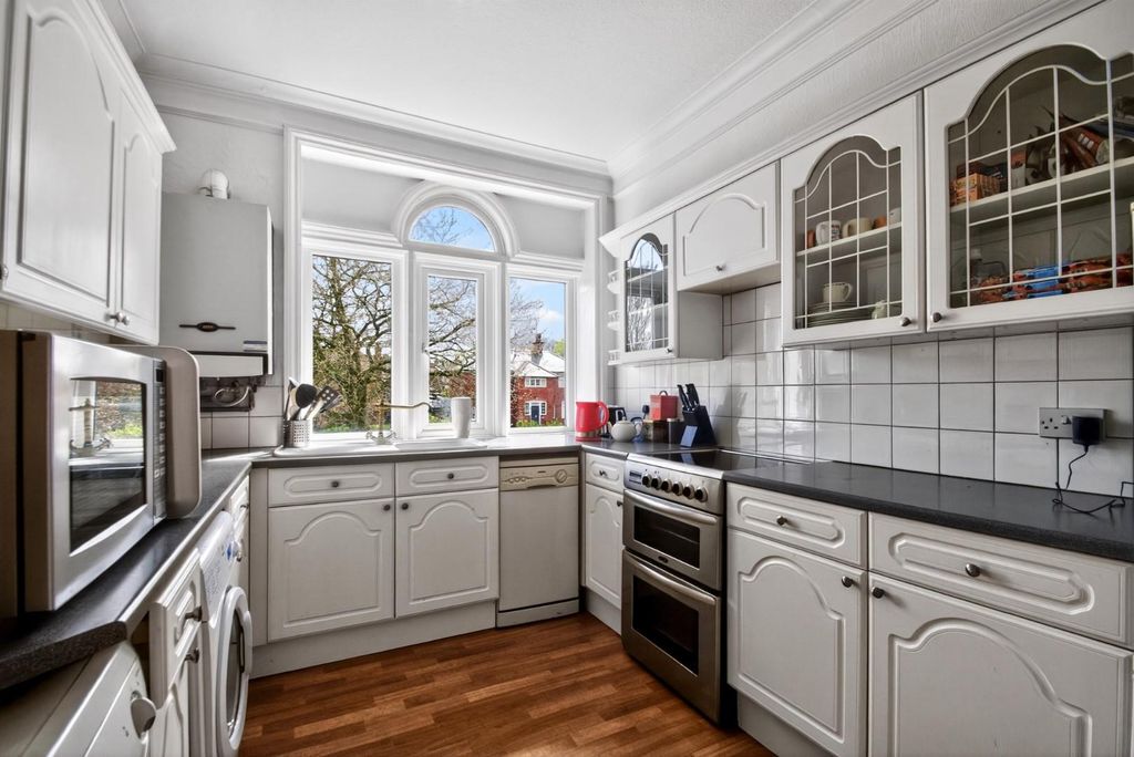 Property photo 3 of 14 Flat2-76Otleyrd-6.Jpg