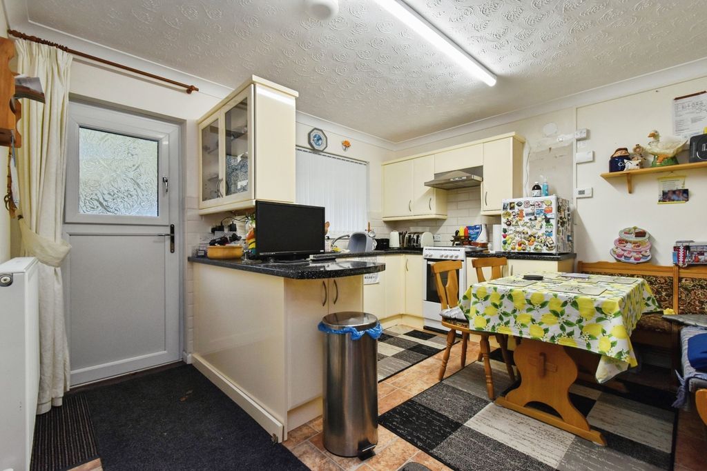 Property photo 2 of 20 Photo