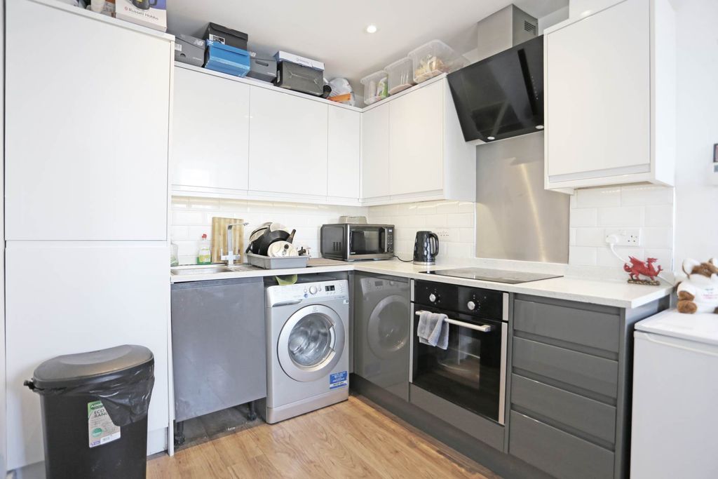 Property photo 2 of 9