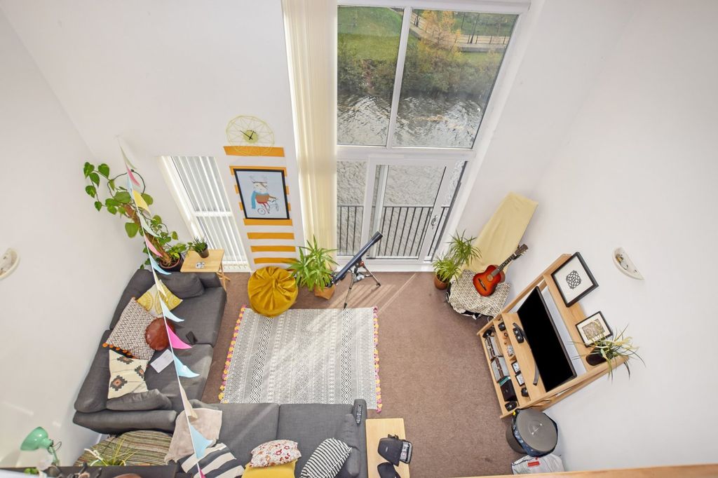 Property photo 1 of 19 Picture No. 15