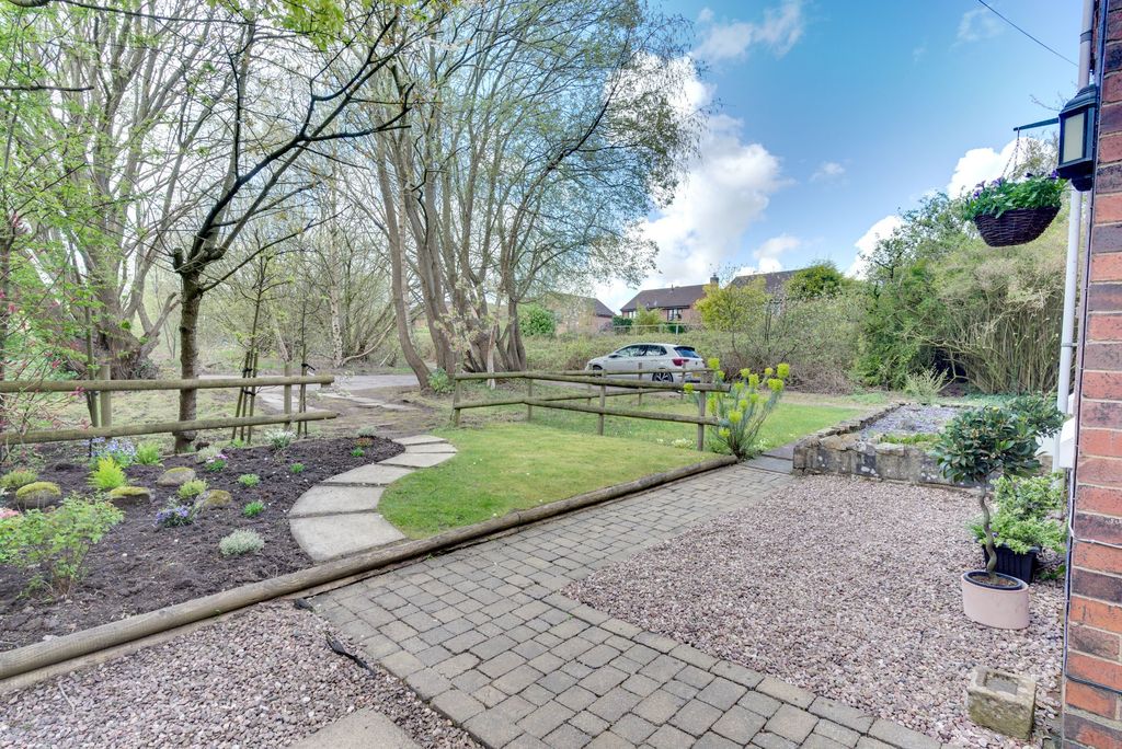 Property photo 2 of 30