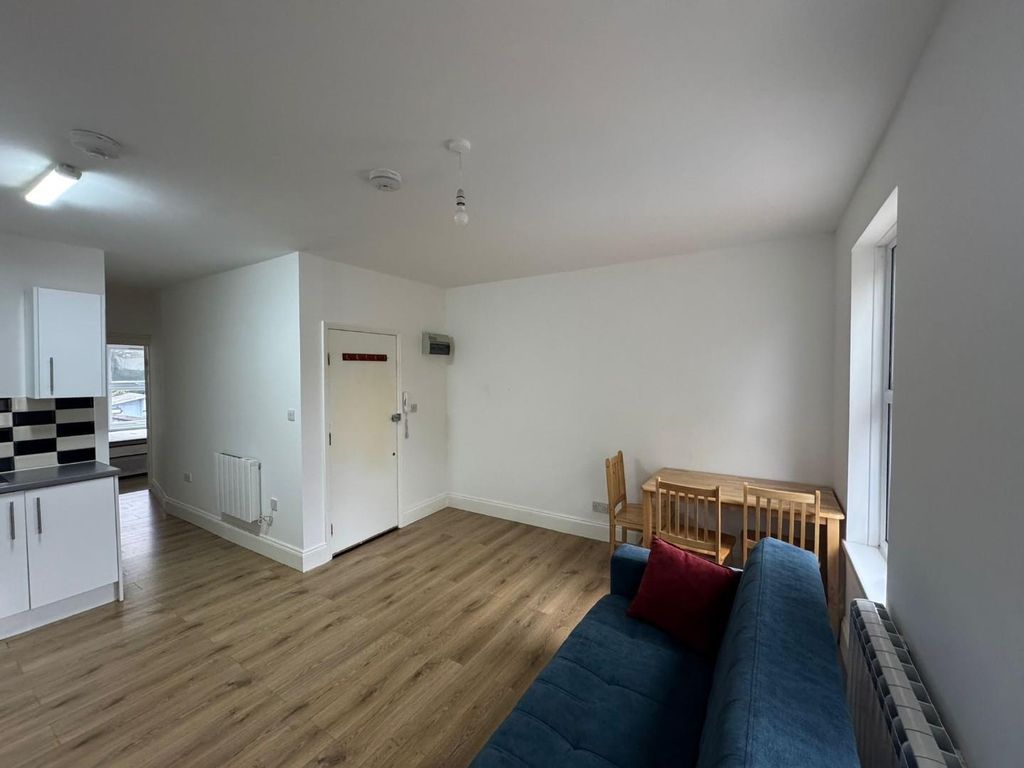 Property photo 2 of 8 02.Jpg