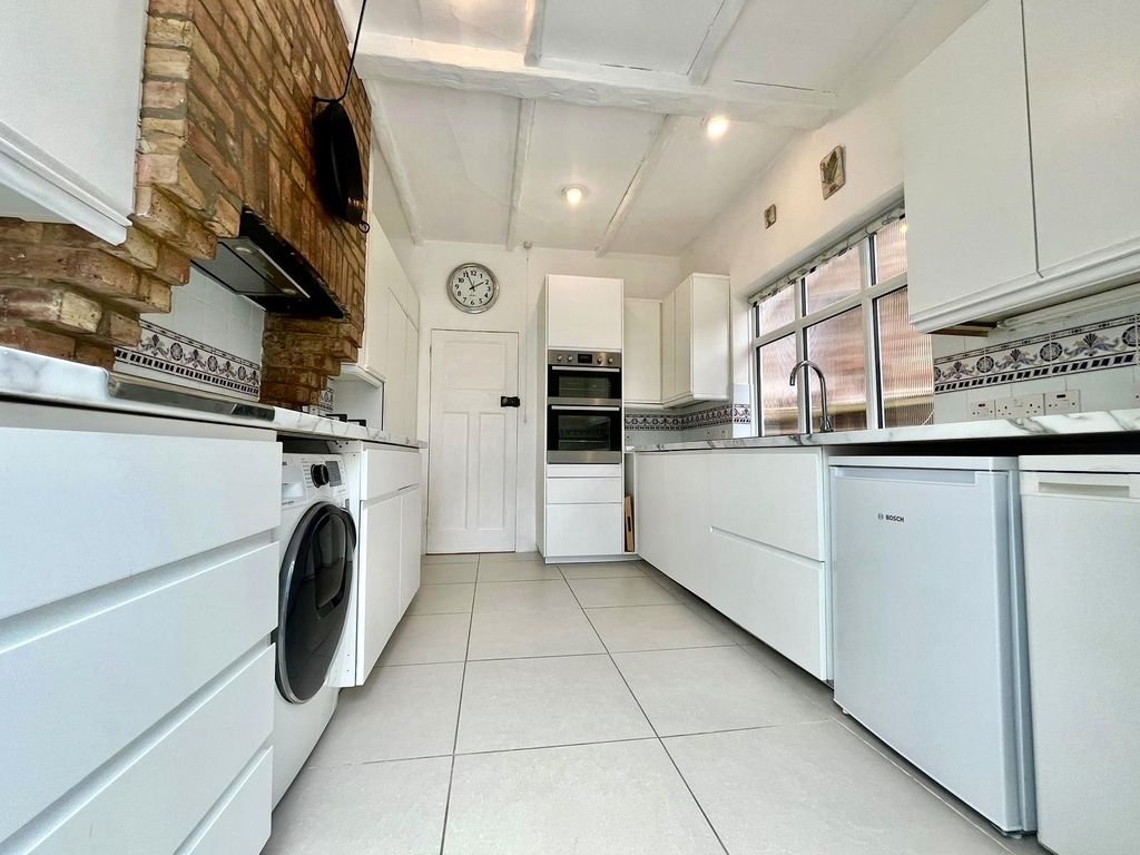 Property photo 2 of 20 c61662Bd-7280-4d4d-97A4-d8880558A35E