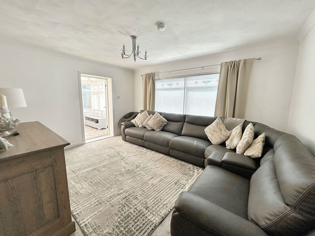 Property photo 3 of 34
