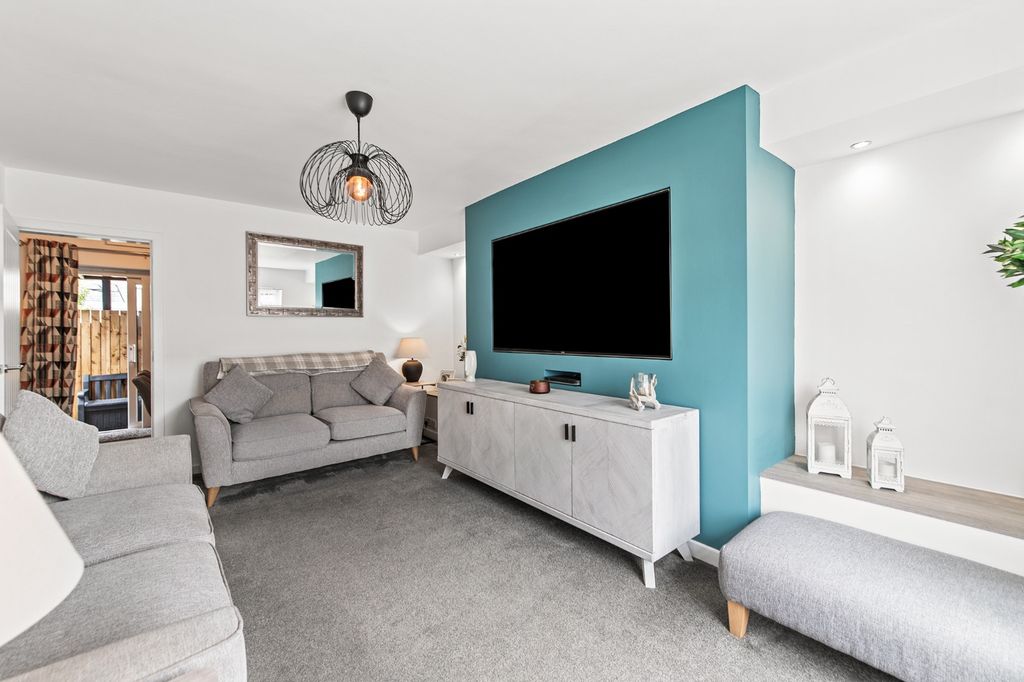 Property photo 2 of 31 4351822