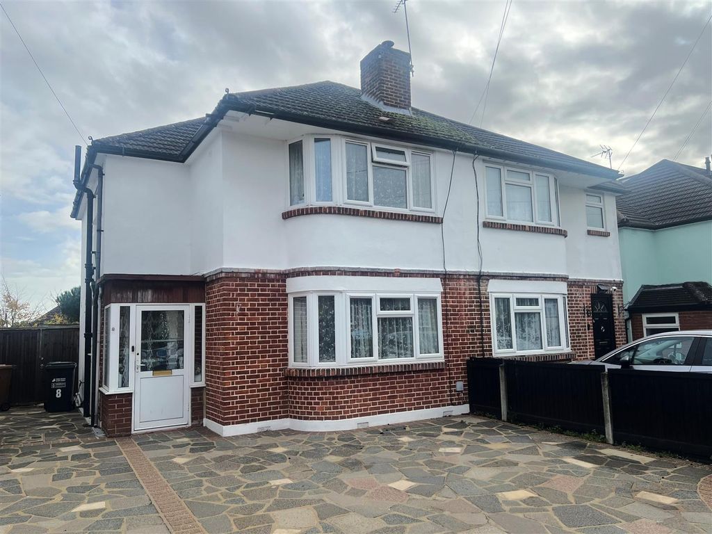 Property photo 1 of 12 8 Beechcroft Avenue - Front 1A.Jpg