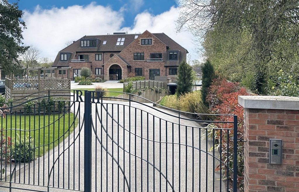 Property photo 1 of 20 Picture No. 05