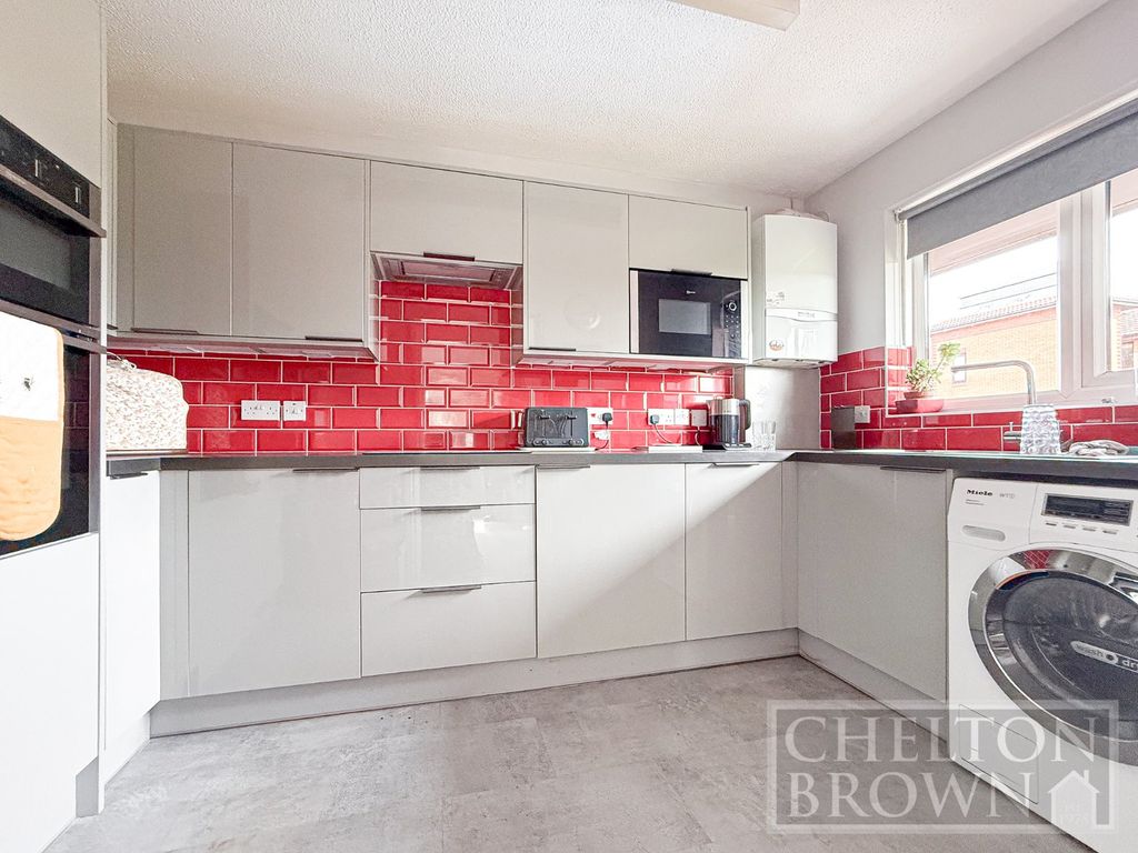 Property photo 3 of 34 Kitchen