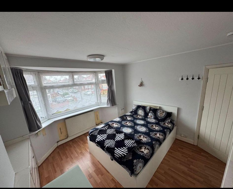 Property photo 1 of 2