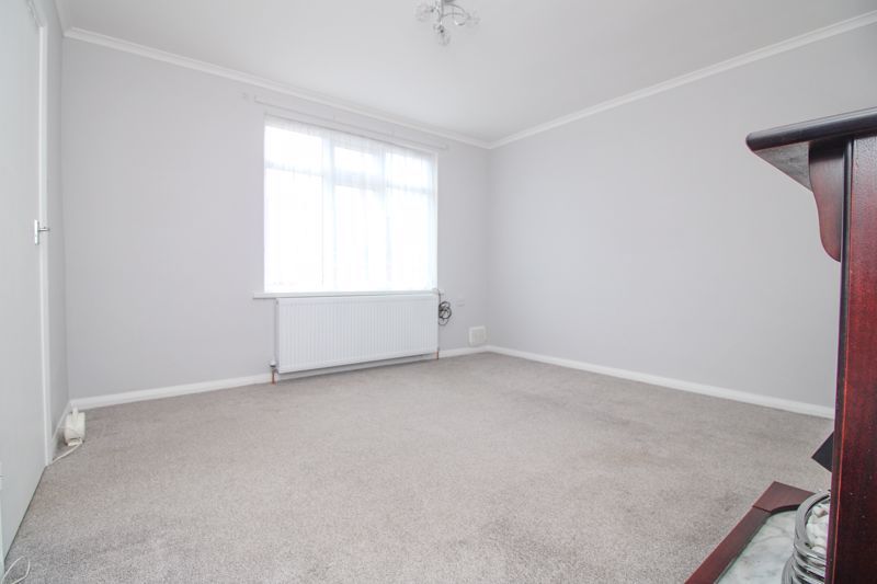Property photo 3 of 14 Lounge