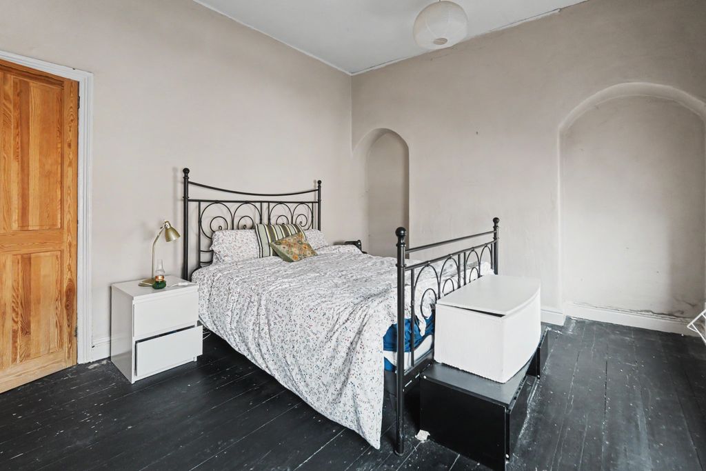 Property photo 2 of 11 21 Rosslyn Street, Liverpool, Merseyside, L17 7DL