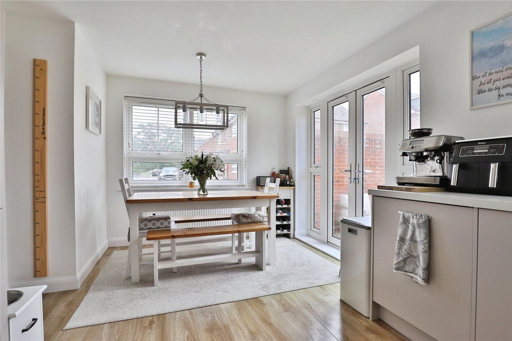 Property photo 2 of 17 Picture No. 21