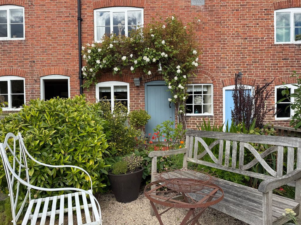 Property photo 2 of 22 4