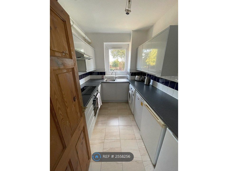 Property photo 3 of 14 Kitchen