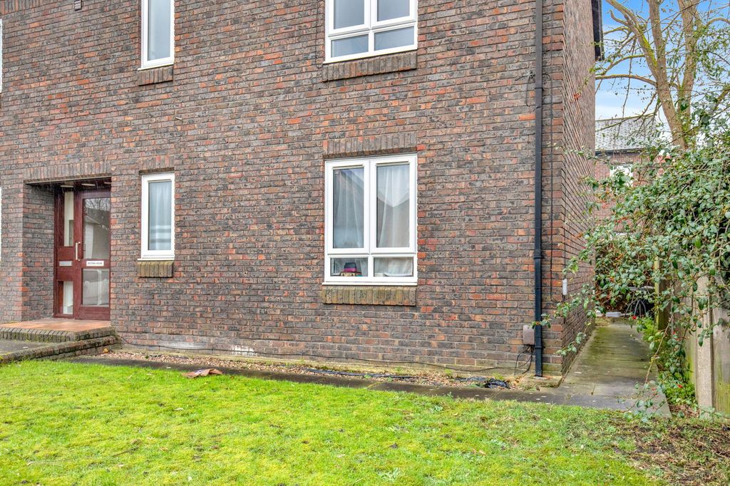Property photo 2 of 3