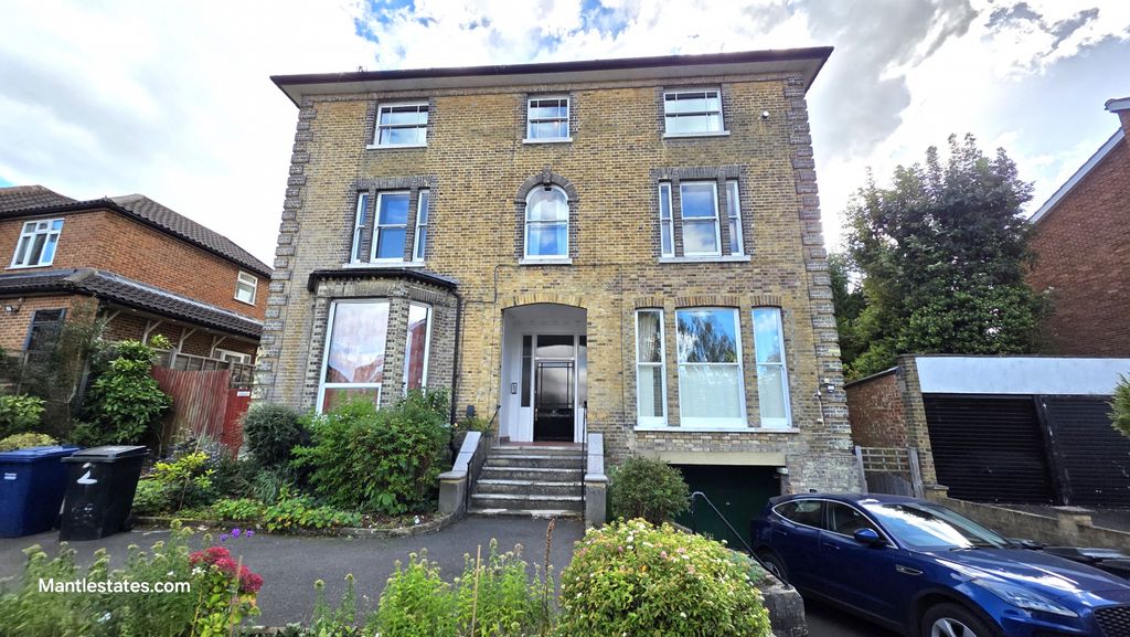 Property photo 1 of 19 1 Bed Flat For Sale, Somerset Road, Barnet En5 (Cash Buyers Only )