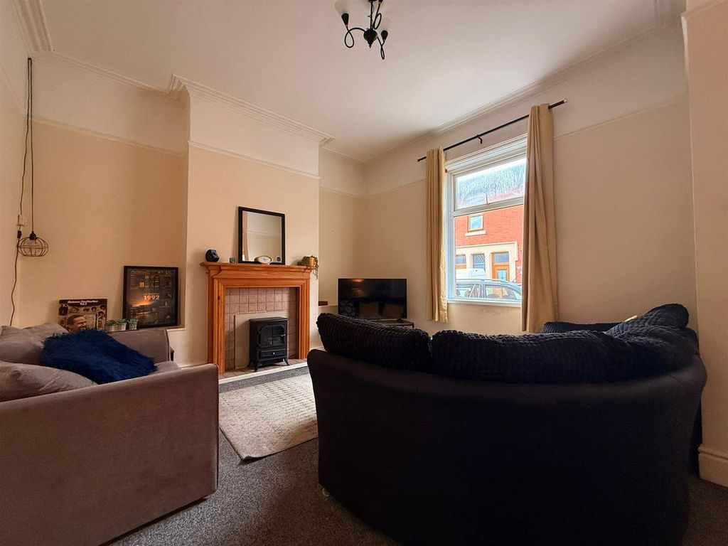 Property photo 2 of 9 071124c2-15c8-4c66-9364-1E712d583d83.Jpeg