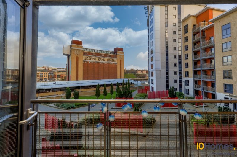 Property photo 1 of 11 Photo 7