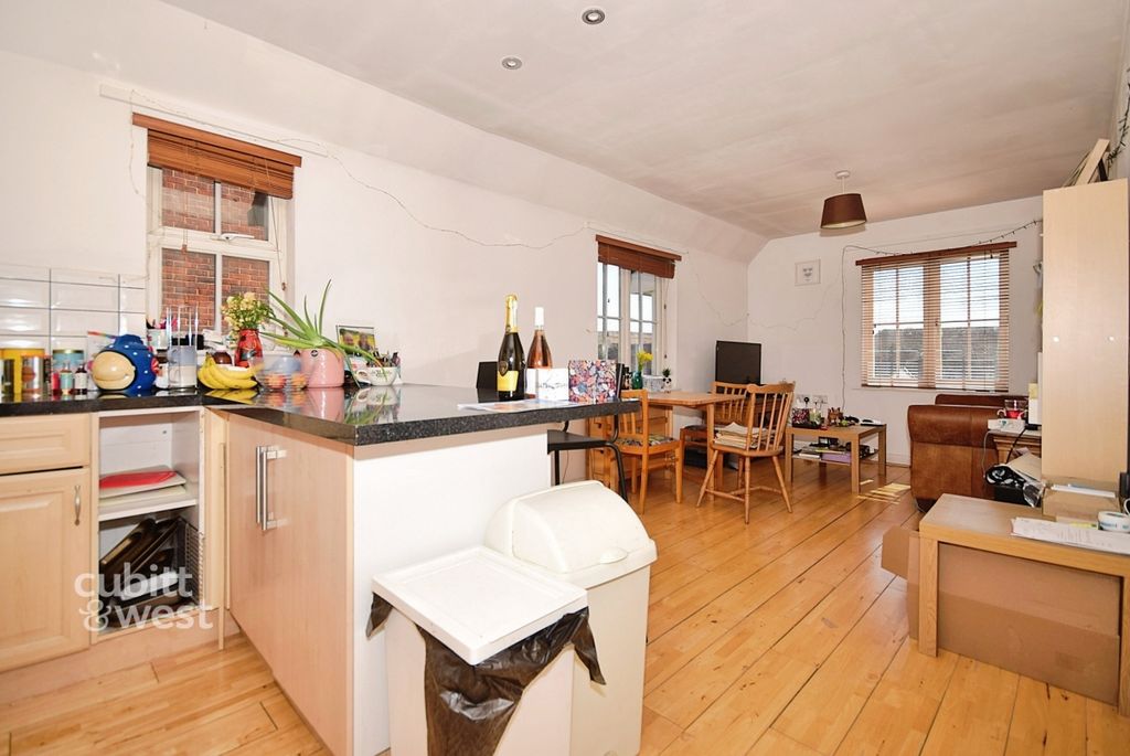 Property photo 2 of 9 9Ad26c52-Dsc_4213