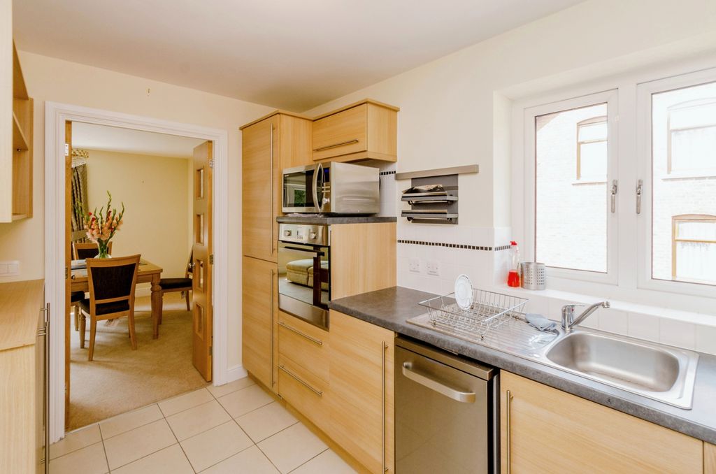 Property photo 3 of 17 Photography