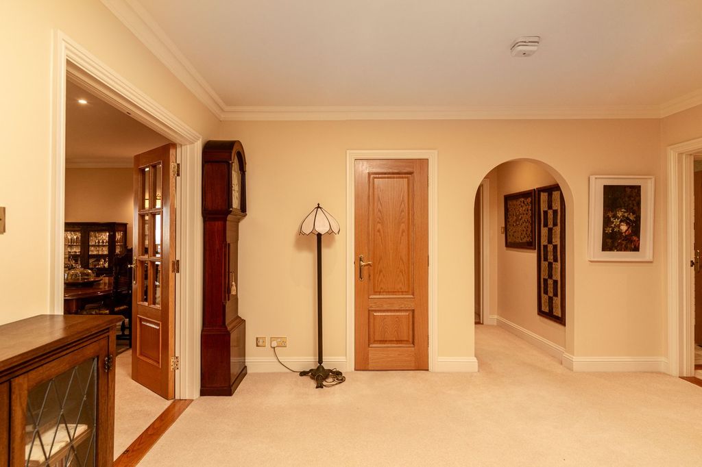 Property photo 3 of 30