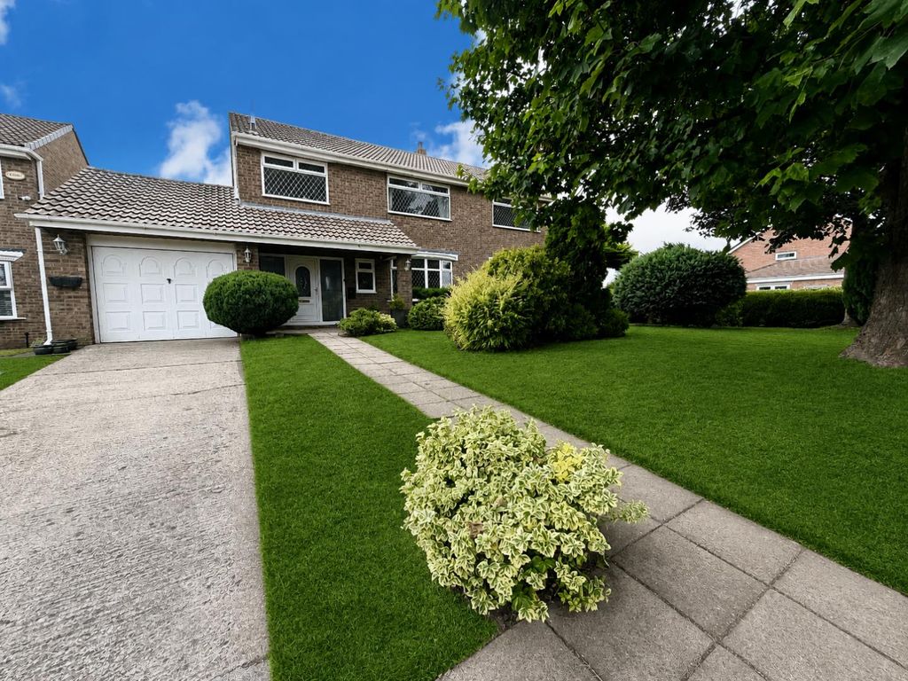 Property photo 1 of 11 External