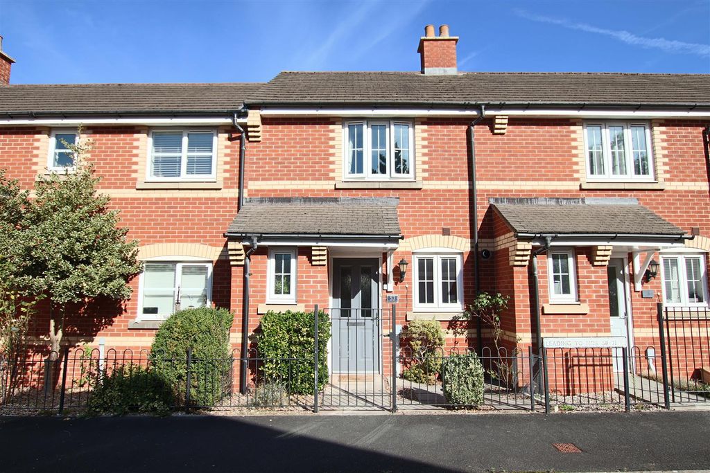 Property photo 1 of 11 Front Aspect.Jpg