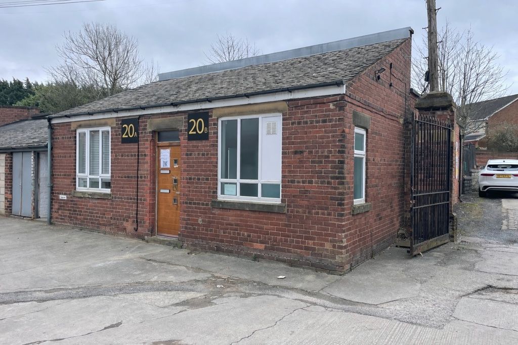 Property photo 1 of 8 Photo 4