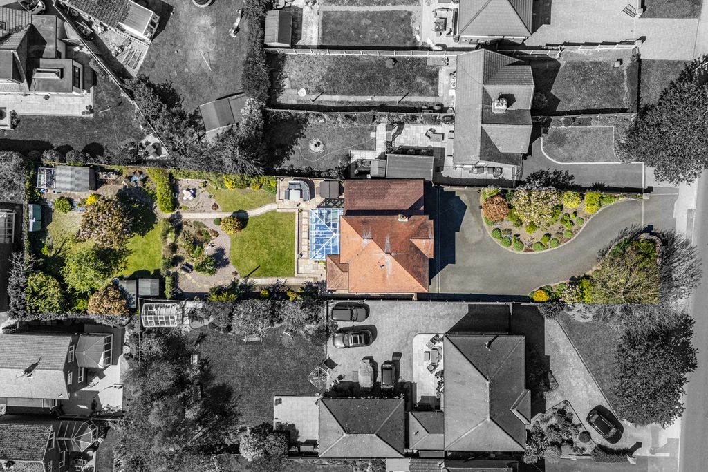 Property photo 2 of 26