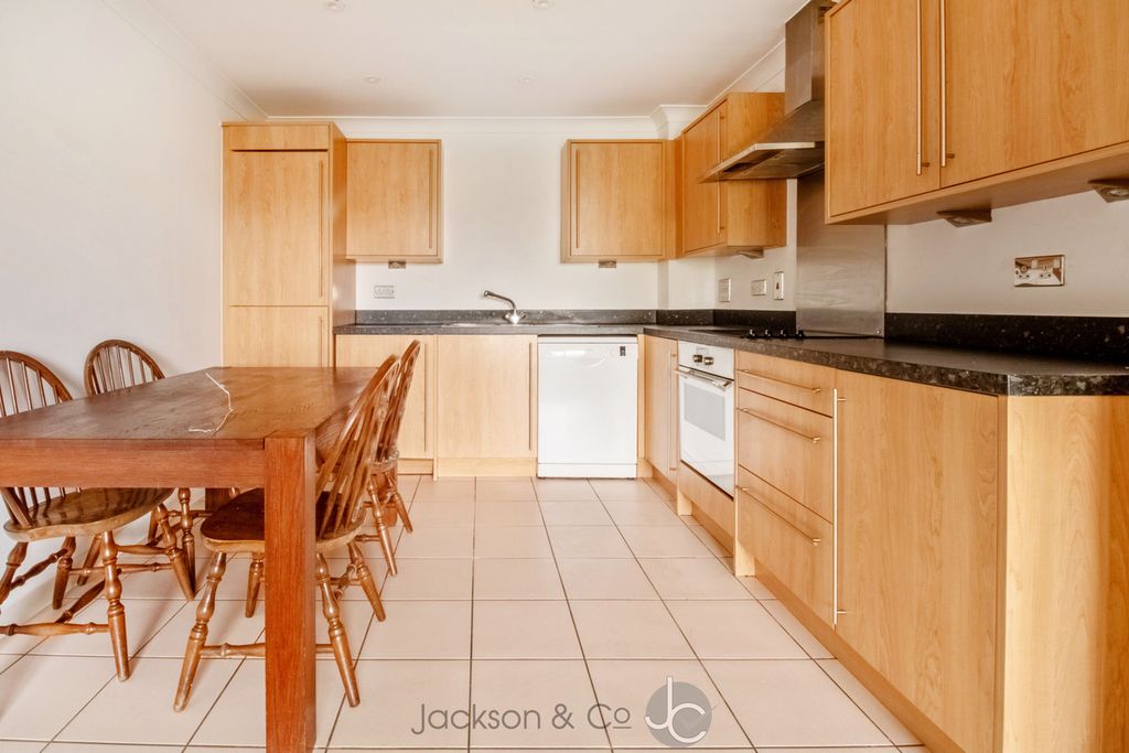Property photo 3 of 4
